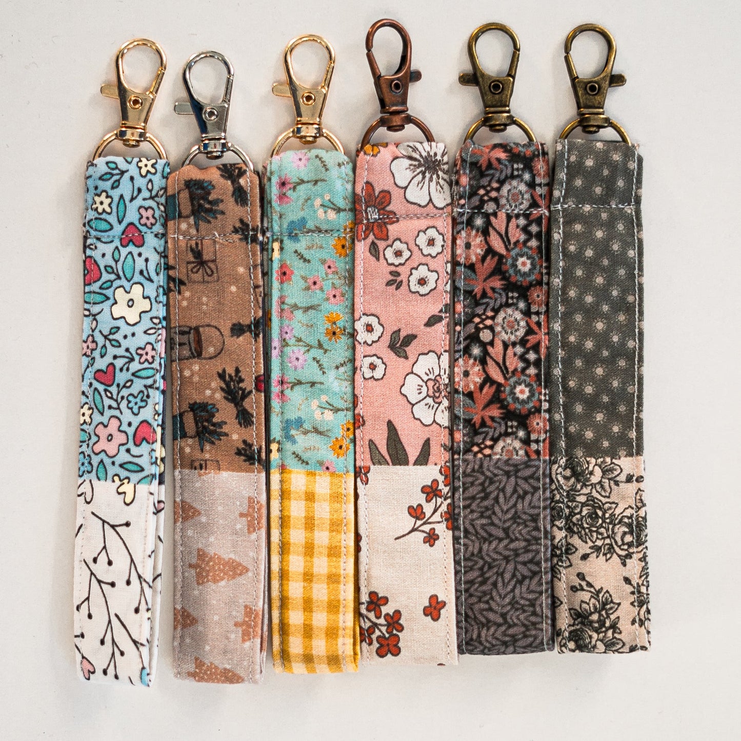 COLORFUL KEYCHAINS