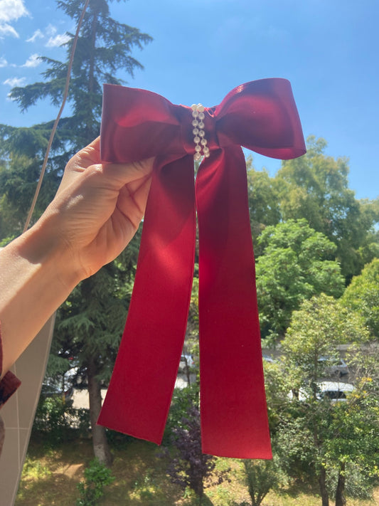 Hot red bow